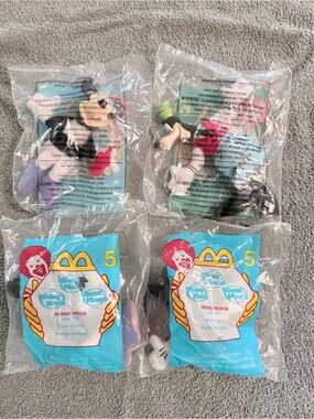 2001 Vintage McDonald’s Happy Meal Toys (3) Minnie Mouse & (1) Goofy (Soft Toy)